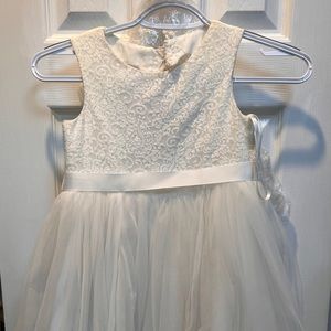 David’s Bridal Heart Cutout Flower Girl Communion Easter Girls 6 Dress